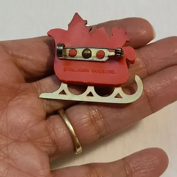 Christmas inspired brooch, Sleigh. - Picture 5 of 8